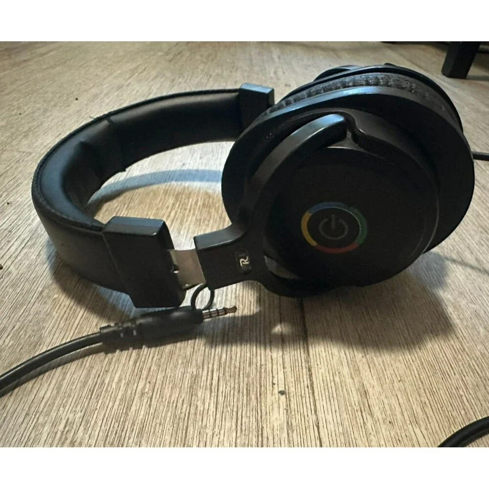 Google Employee Wired headphones